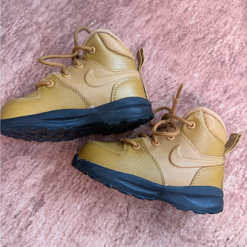 Nike Manoa Toddler Boots - 7C! Like New! - Picture 2 of 6